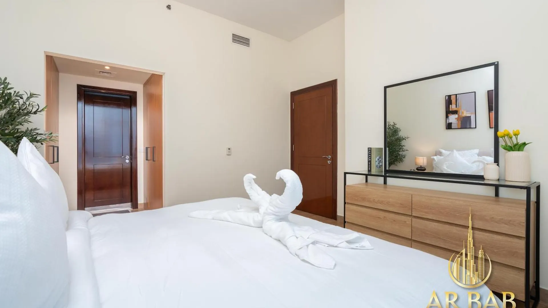 Hamilton Residence - Premium 1Br Best Canal View - Business Bay