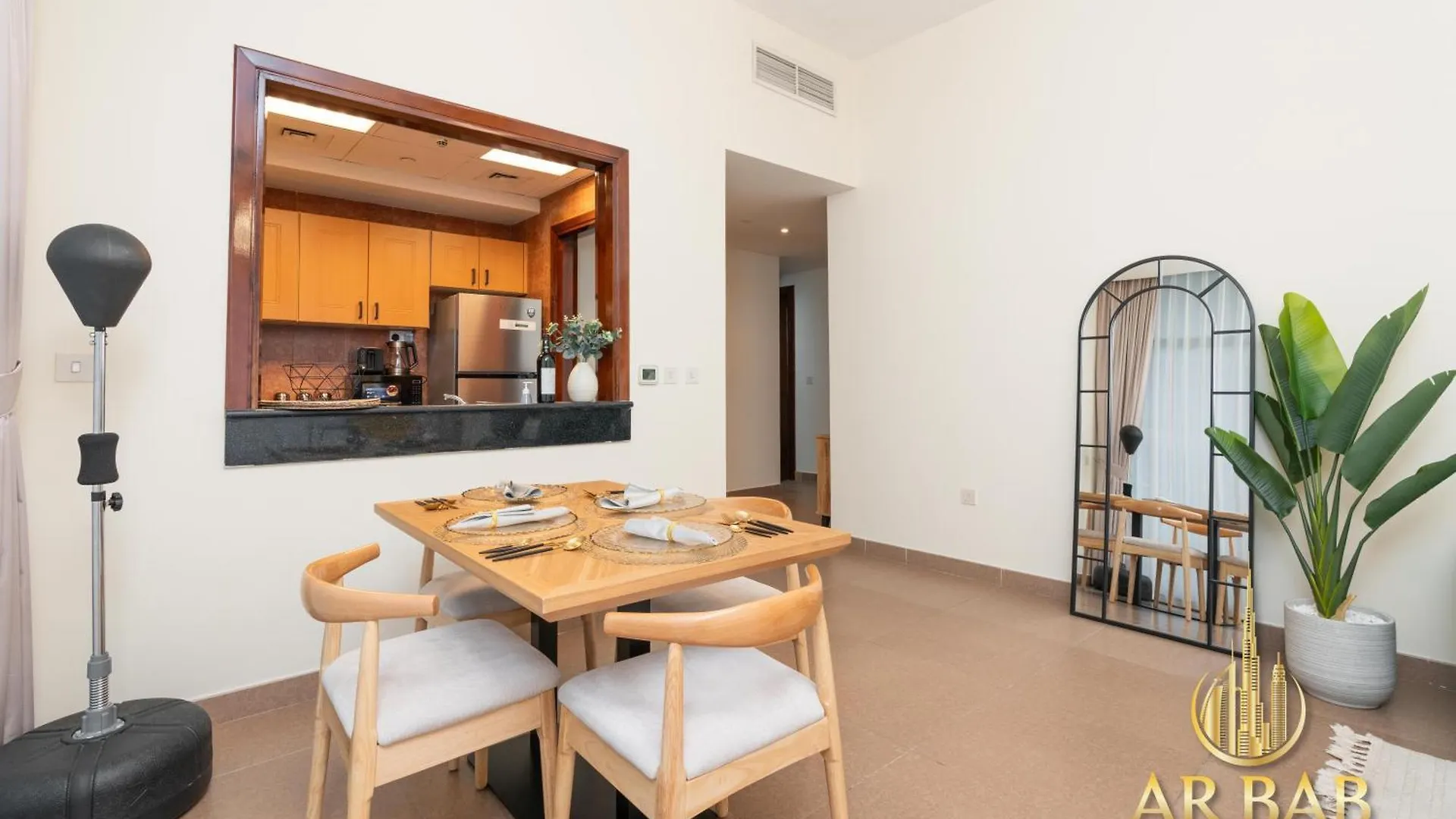 Hamilton Residence - Premium 1Br Best Canal View - Business Bay Apartment Dubai