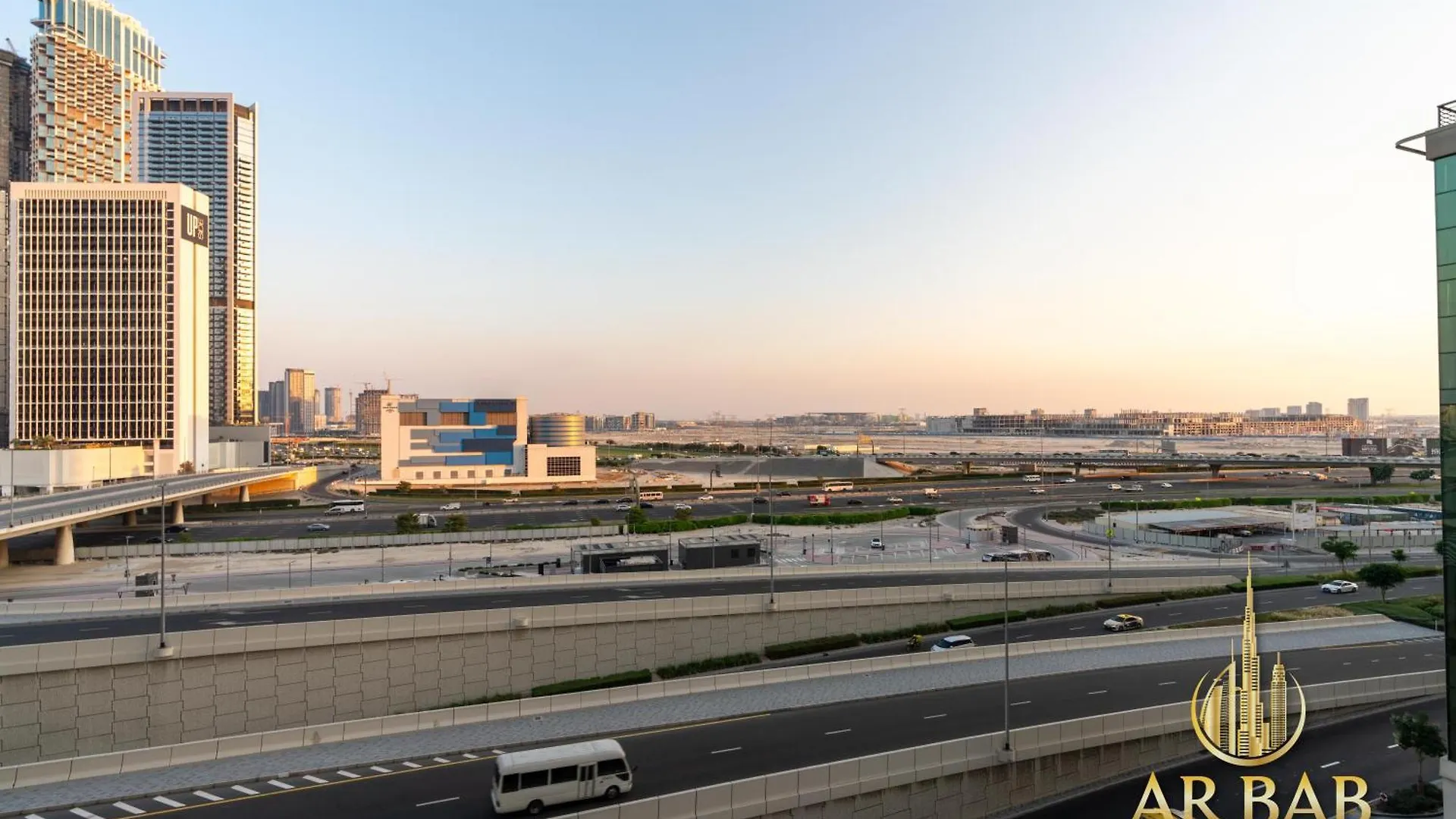 Hamilton Residence - Premium 1Br Best Canal View - Business Bay Apartment Dubai